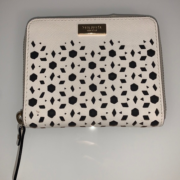 Kate Spade compact wallet - Picture 1 of 3
